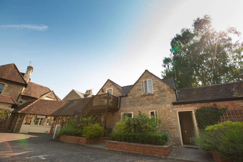 The Talbot Inn Cirencester Exterior photo