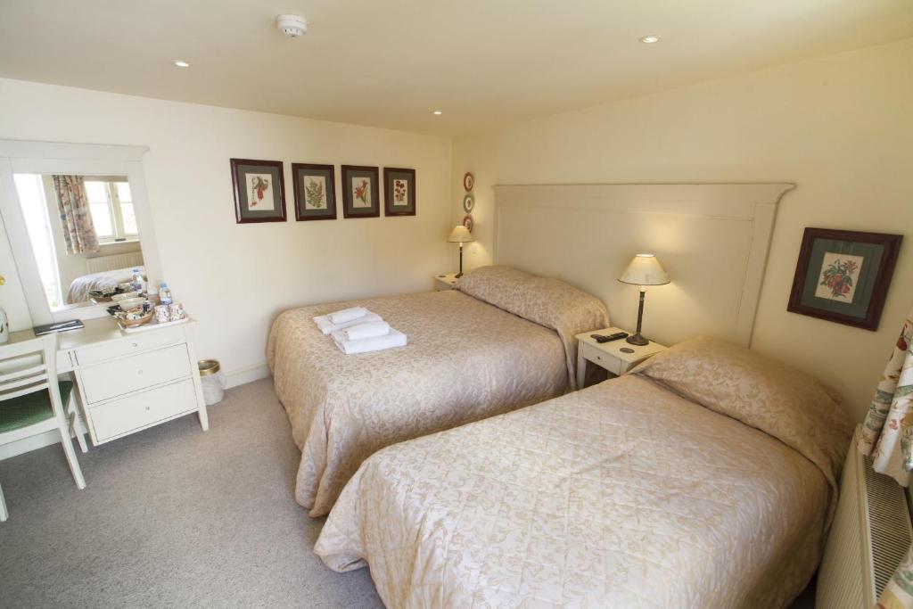 The Talbot Inn Cirencester Room photo